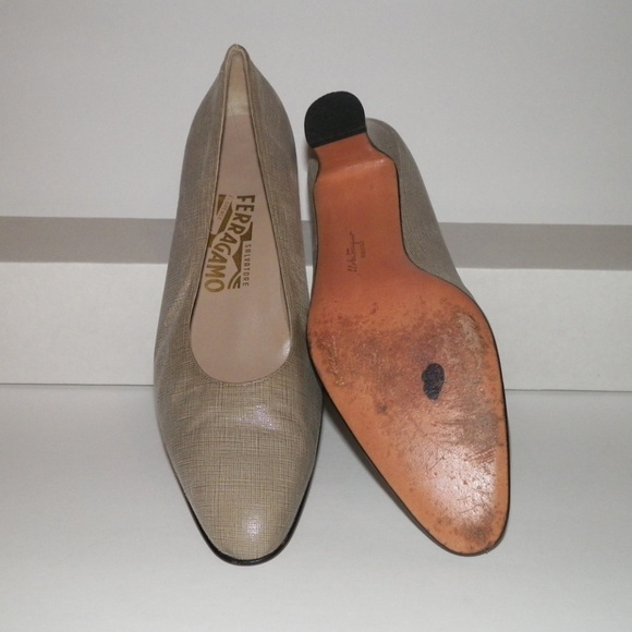 Salvatore Ferragamo Classic Leather Shoes Size 9B - Picture 3 of 5